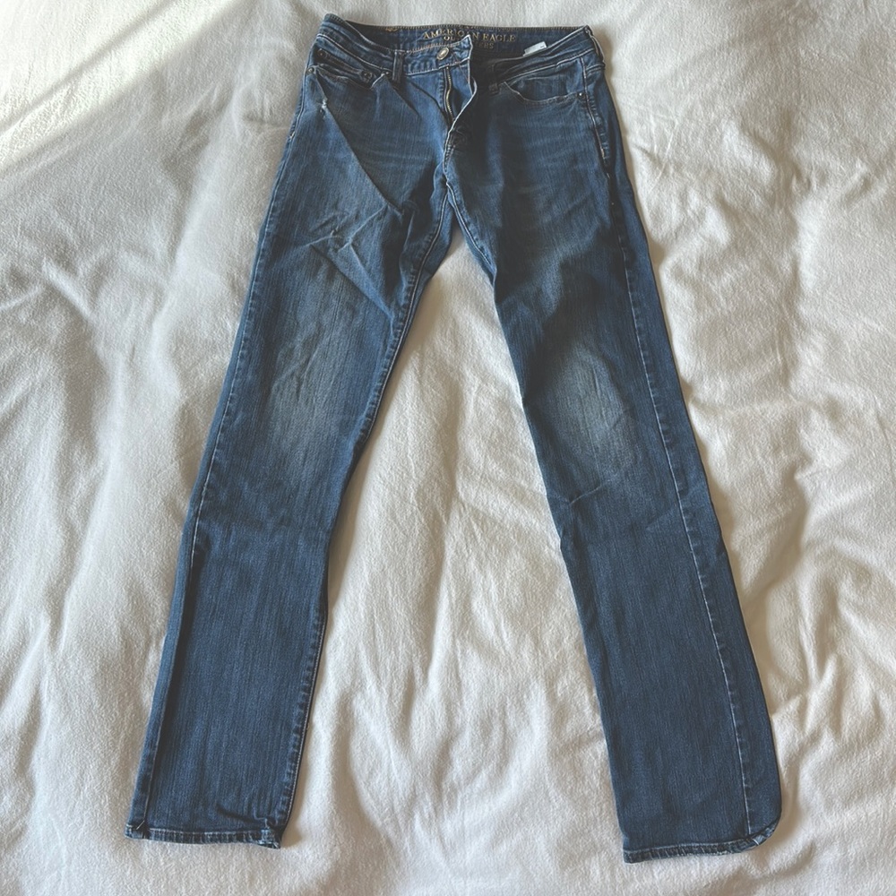 American Eagle blue jeans